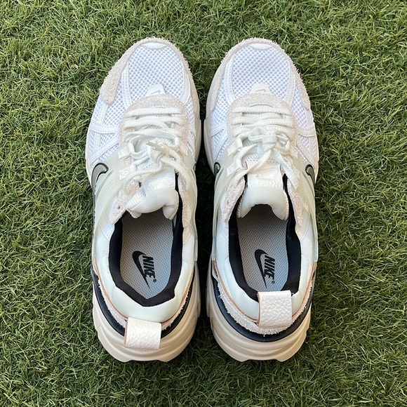 Nike V2K Run - Picture 4 of 5